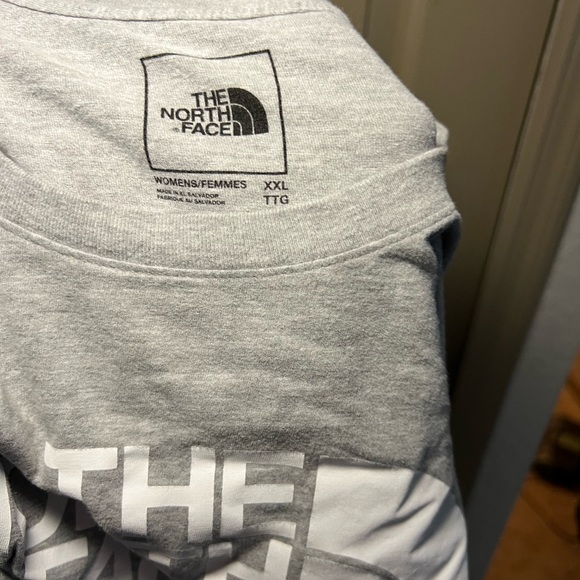 The North Face Gray and White Short Sleeve Tee - Picture 2 of 3